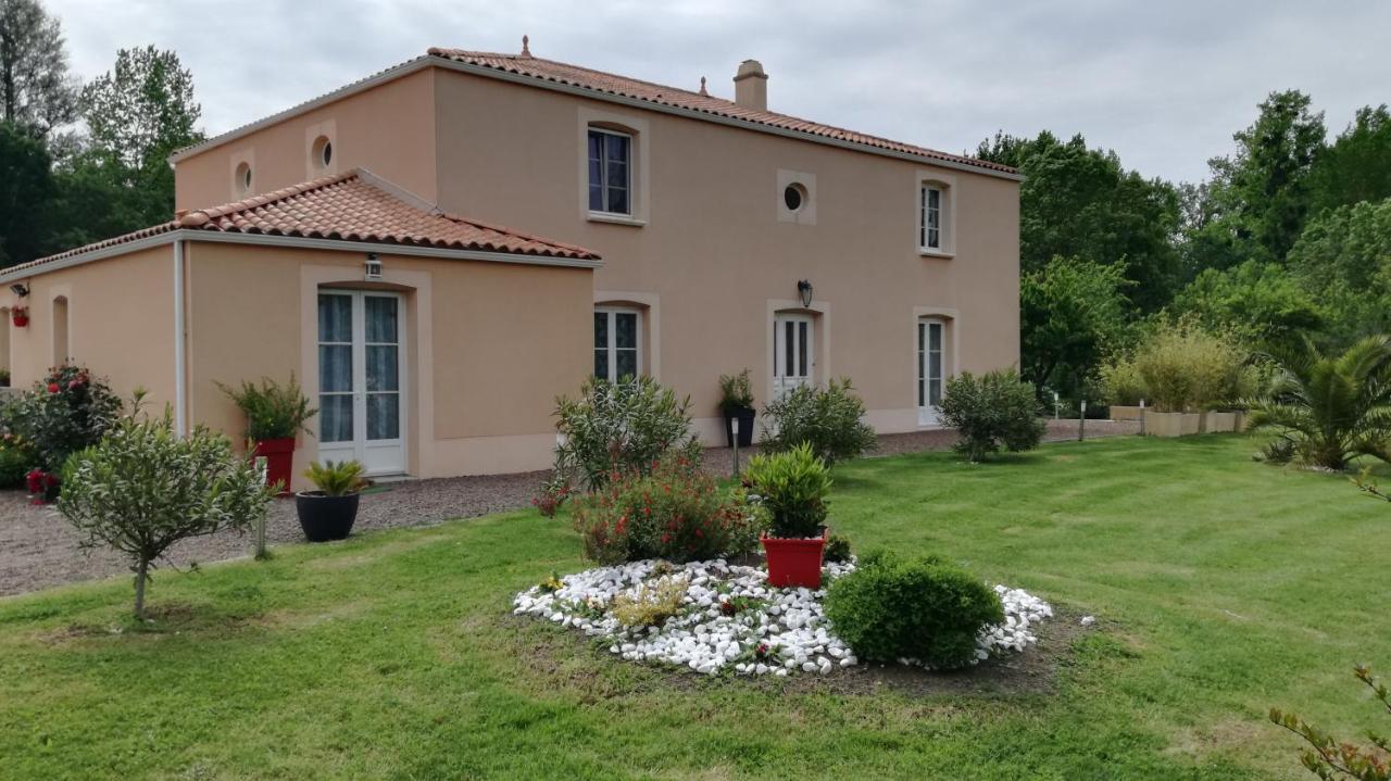 Le Logis Du Marais Bed & Breakfast Les Magnils-Reigniers Eksteriør bilde