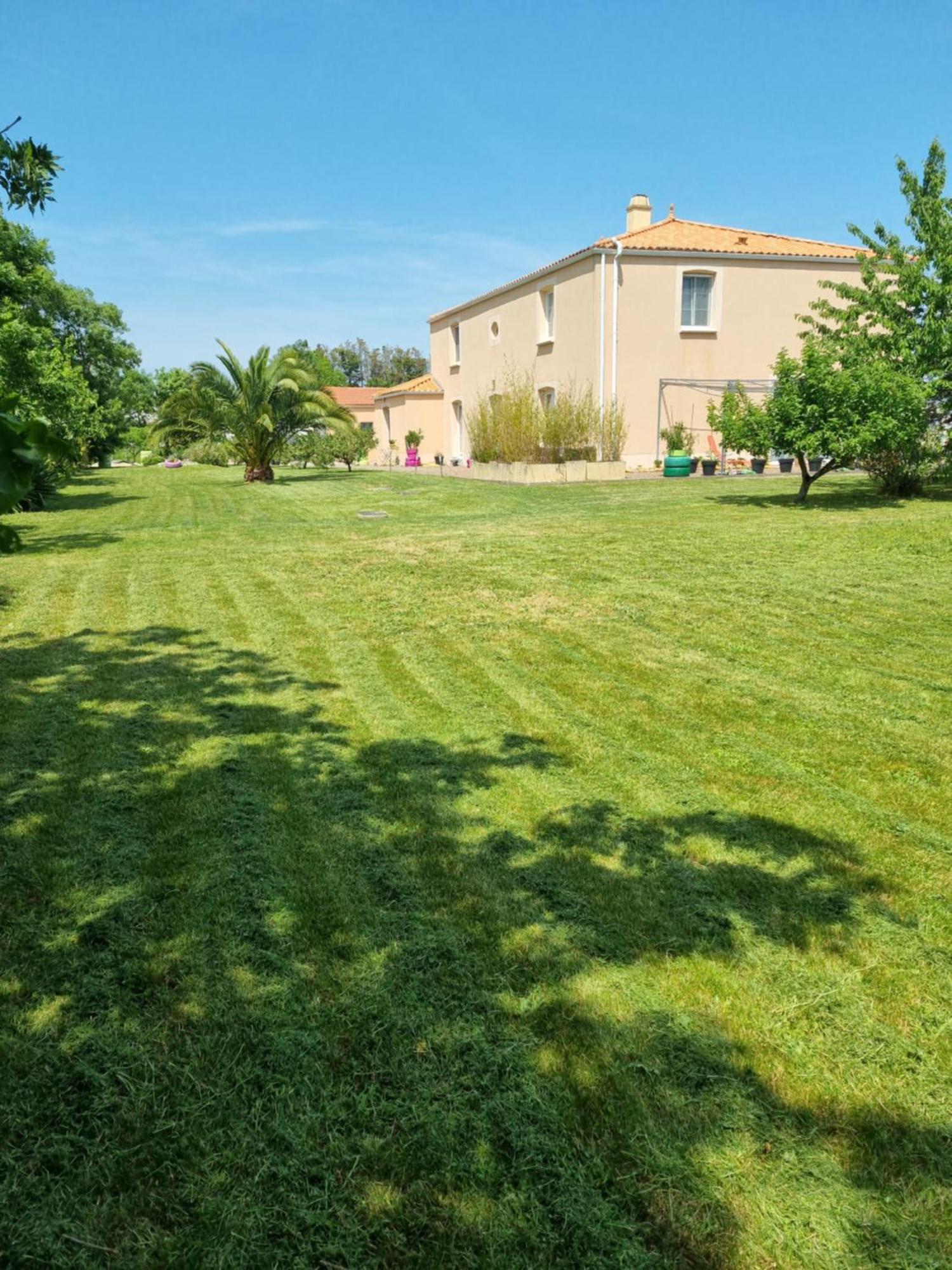 Le Logis Du Marais Bed & Breakfast Les Magnils-Reigniers Eksteriør bilde